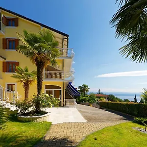 villa-mona-lisa-lovran-croatia.primorje-gorskikotar.com/
