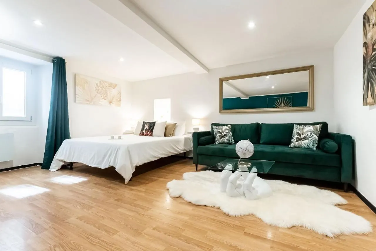 Apartment Suite Pieno Centro - 5 Min Acquario Genoa Italy
